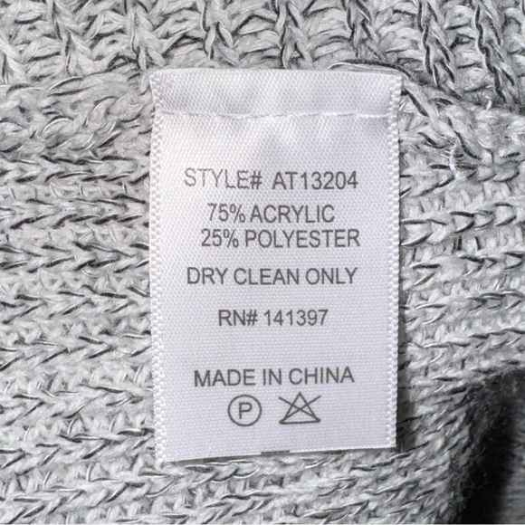 ASTR Women’s Wrap Cross Over Knit Sweater Pullover Gray Sz Large. GUC - Picture 7 of 8